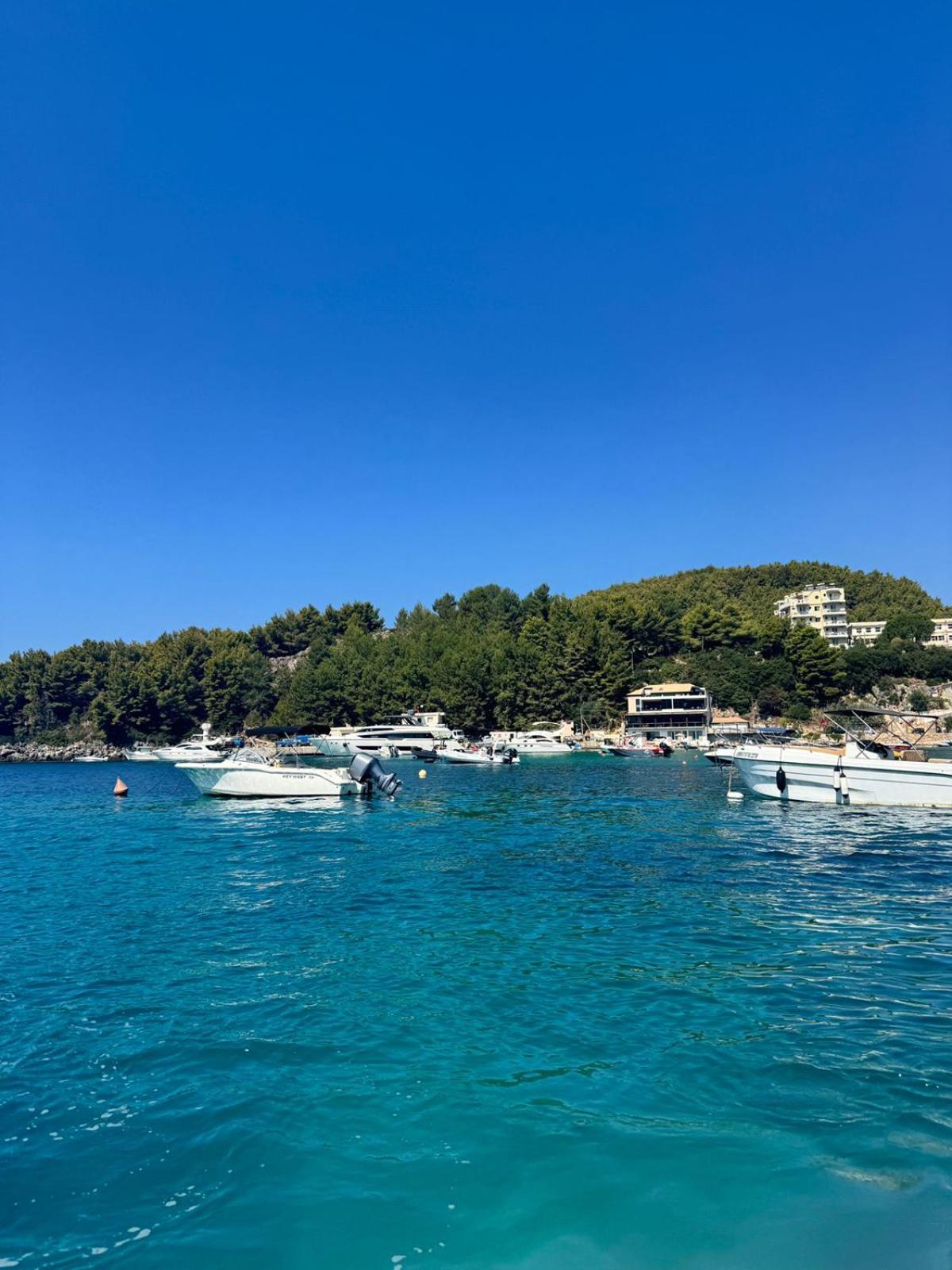 Rooms By The Sea Himare Exterior photo